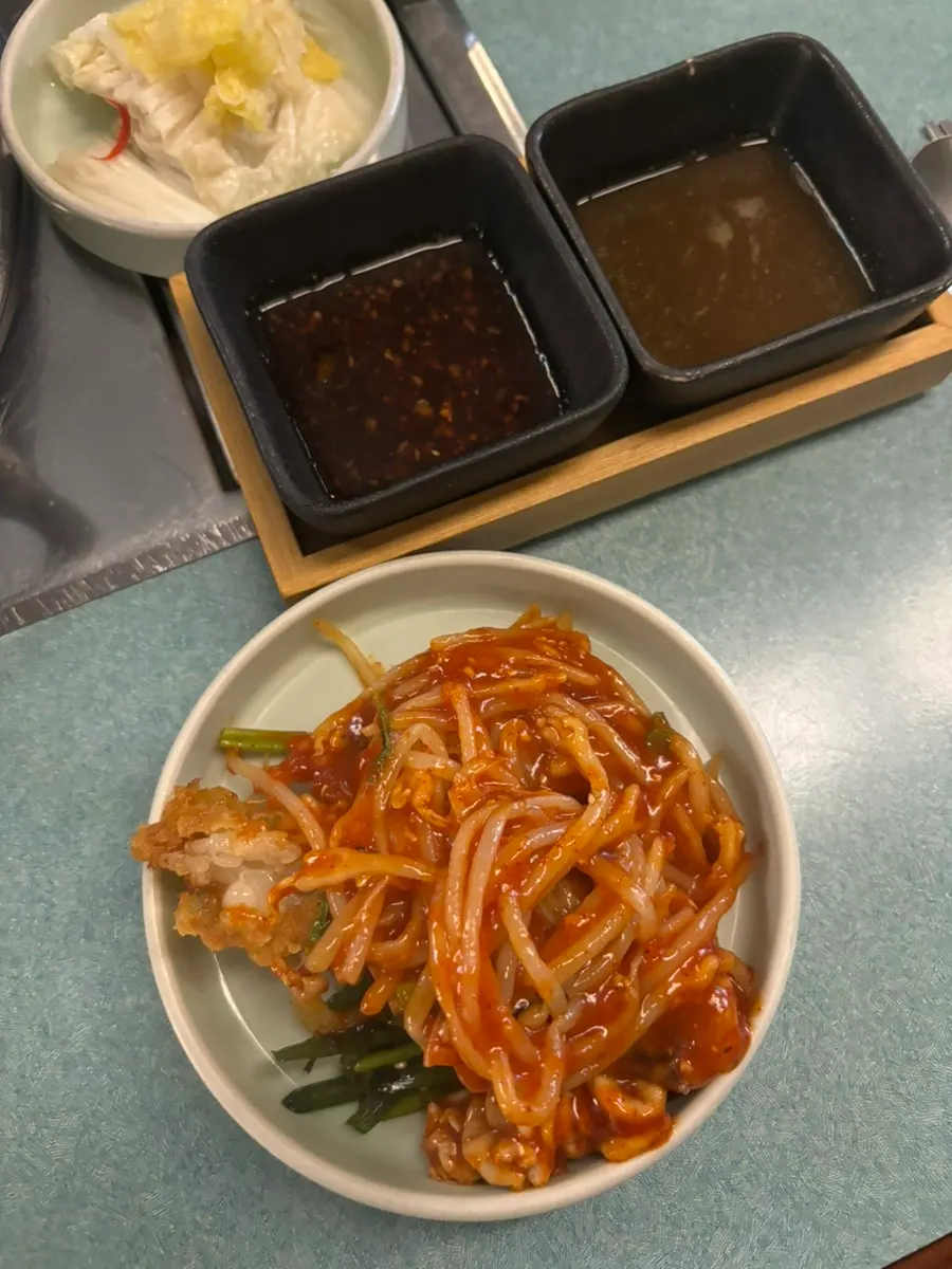 Fried tripe with seasoning and bean sprouts