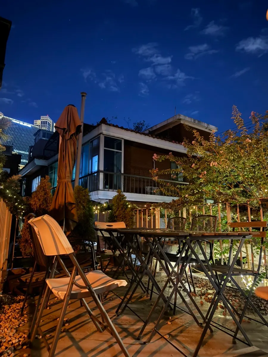 Huirit's terrace seating, nice for cool evenings