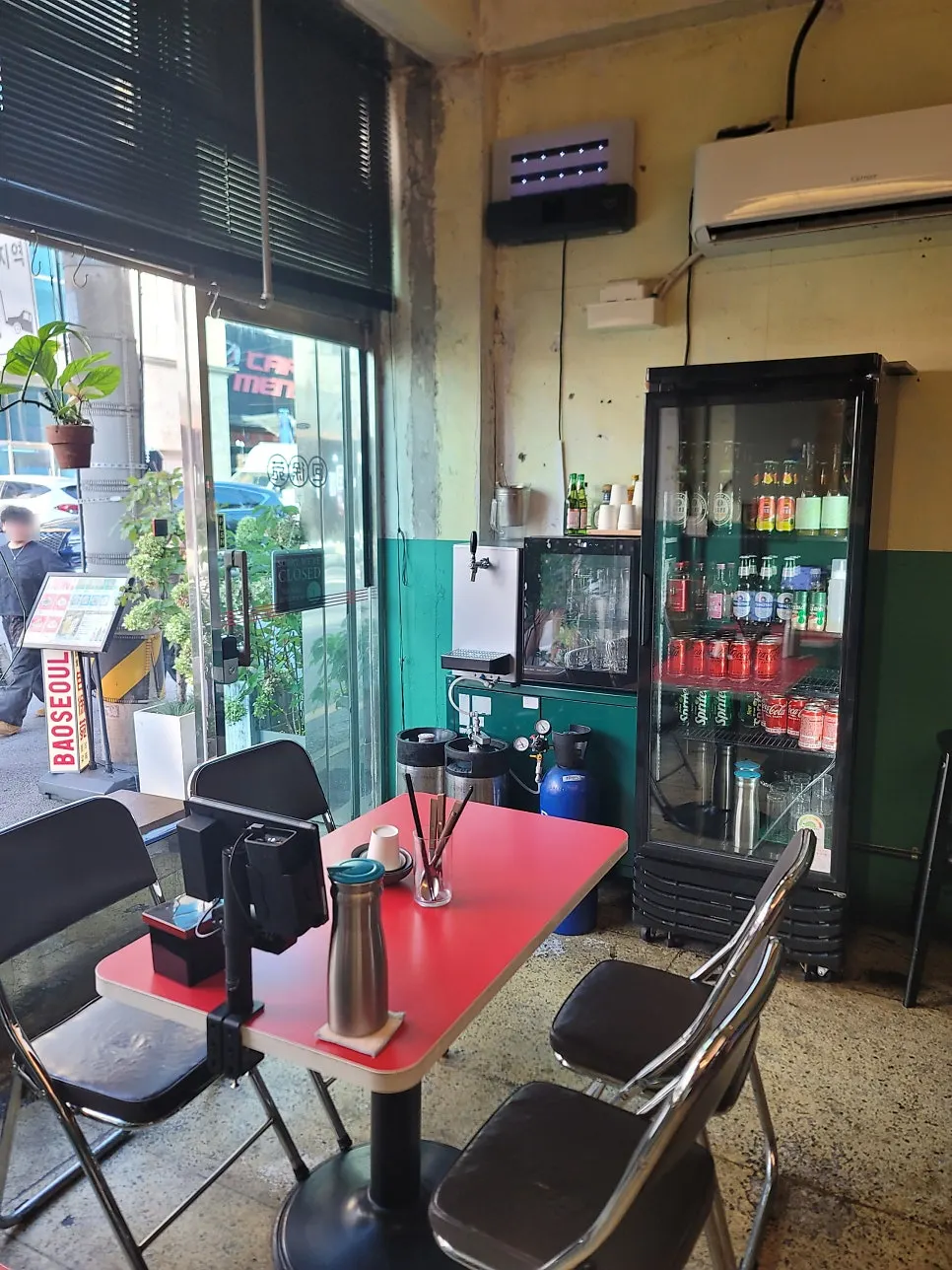 Vintage tables at Bao Seoul Seongsu