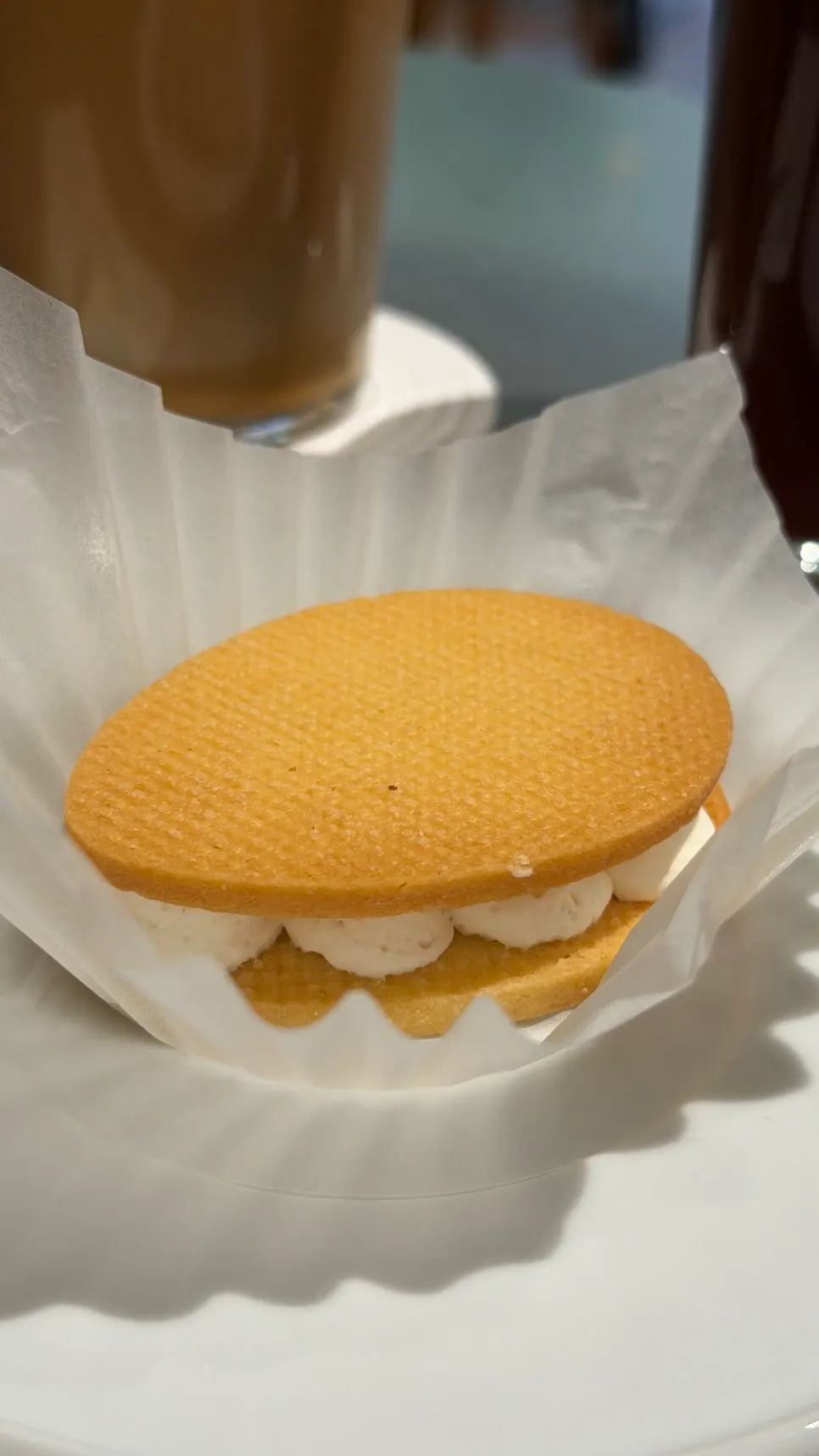 Sand cookie filled with cream