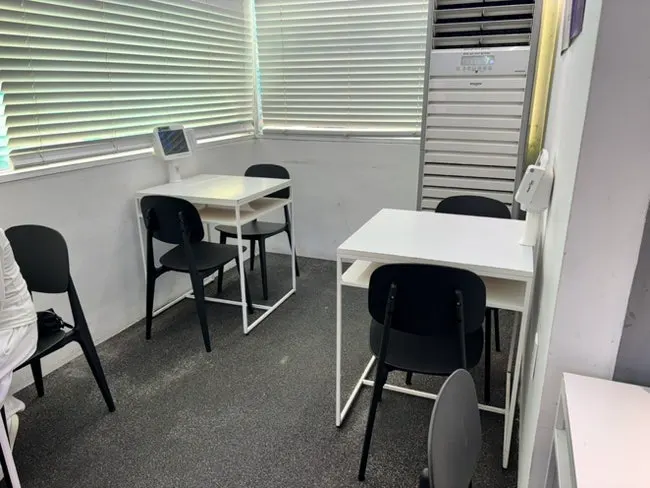 View of the table seating area at bd Burger Seongsu