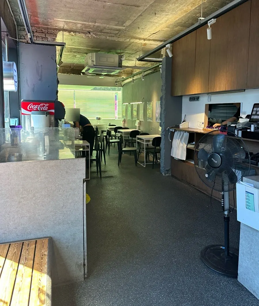 bd Burger near Seongsu Station Exit 3