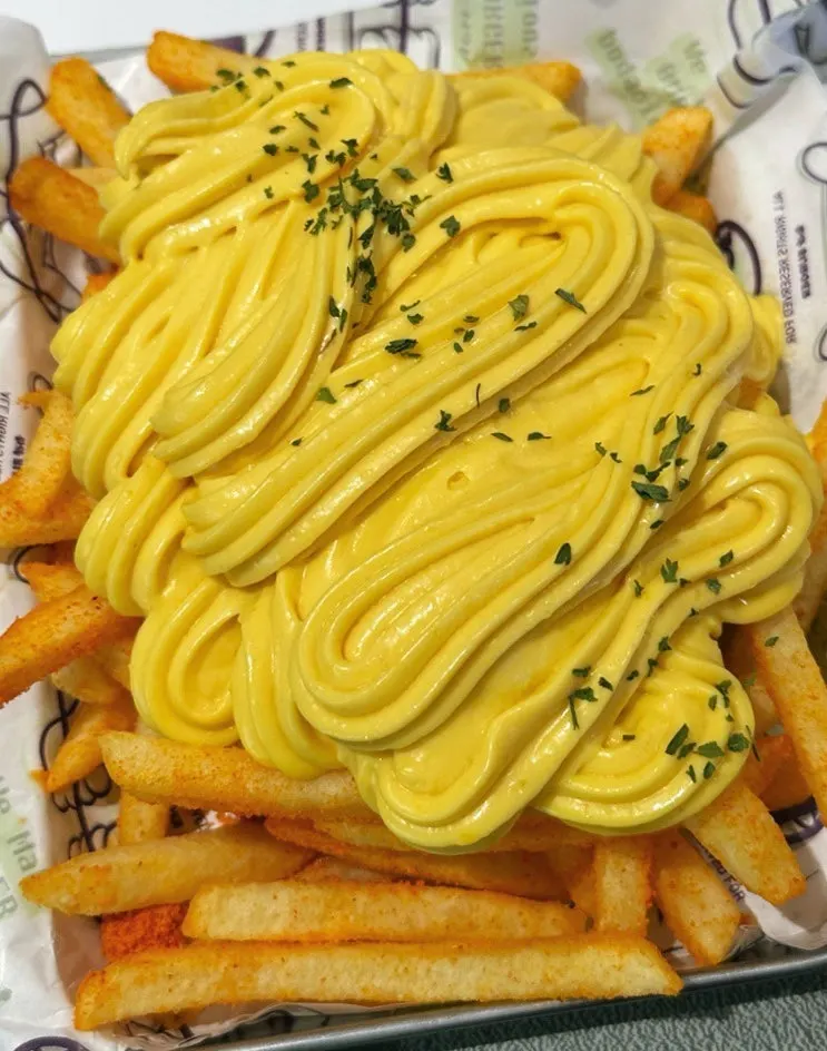 Original fries with butter garlic sauce