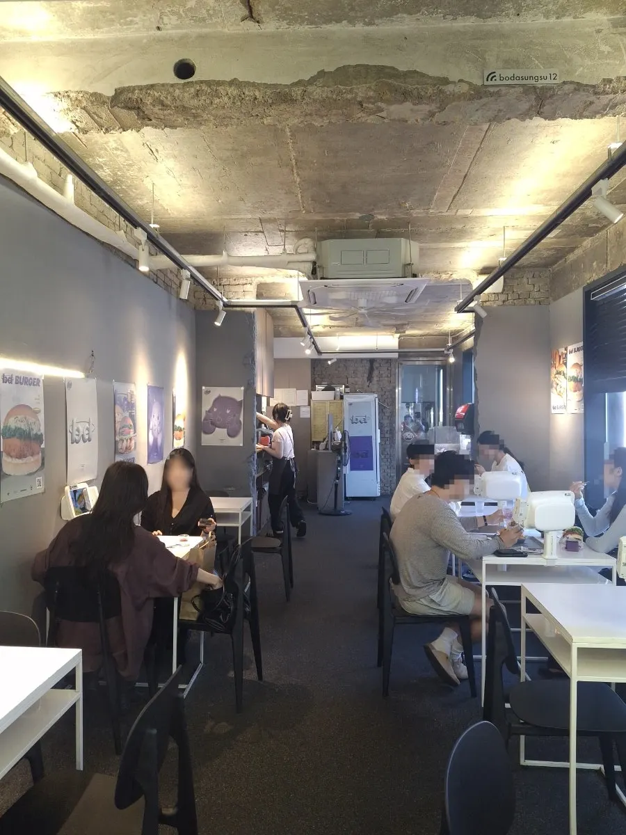 bd Burger Seongsu interior with silver tones mixed in