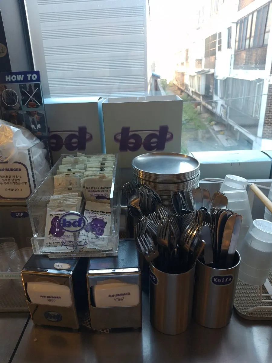 A table seat at bd Burger Seongsu