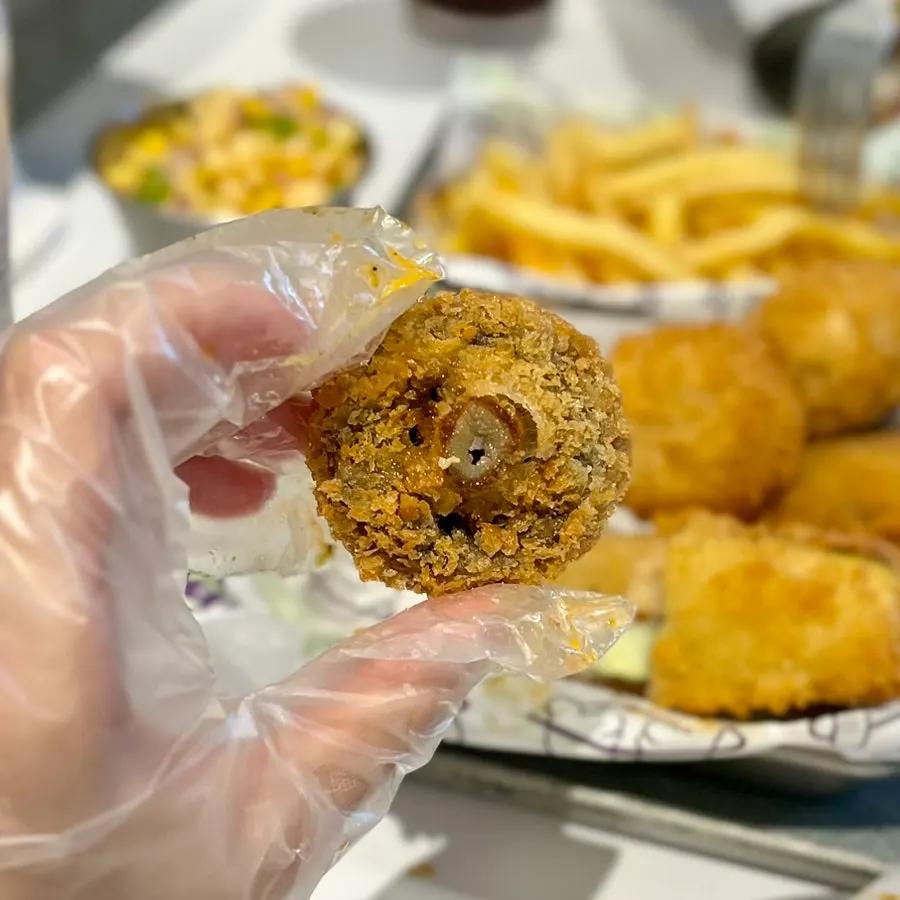 The full set served with the burger