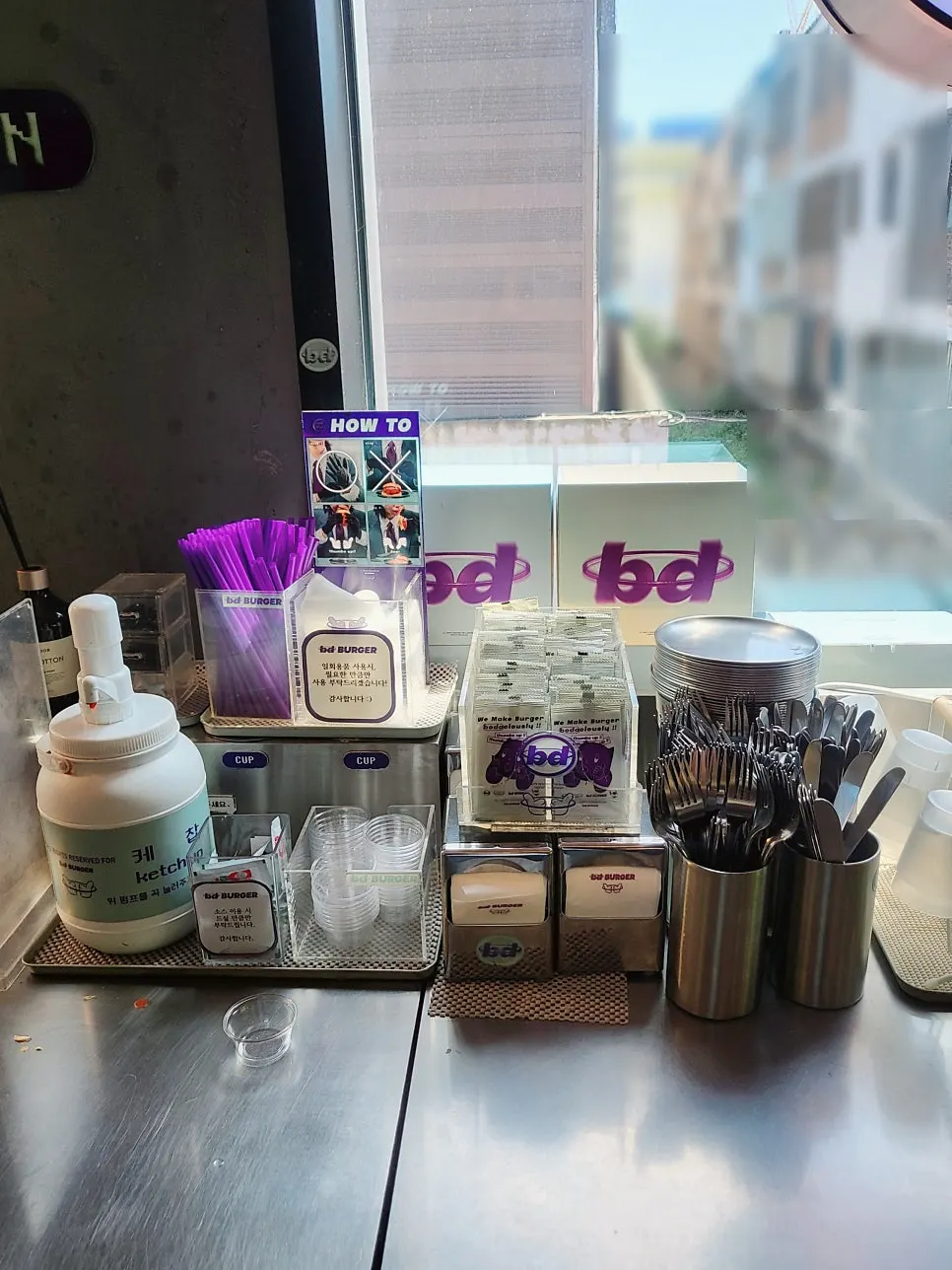 Interior of bd Burger Seongsu