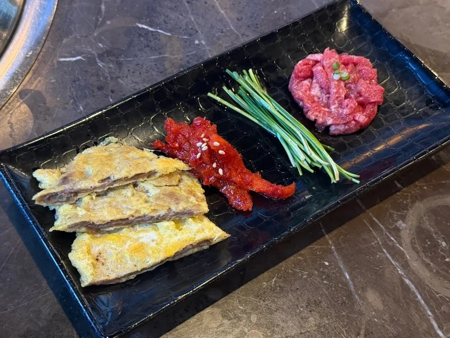 Sauce selection that enhances the meat's flavor