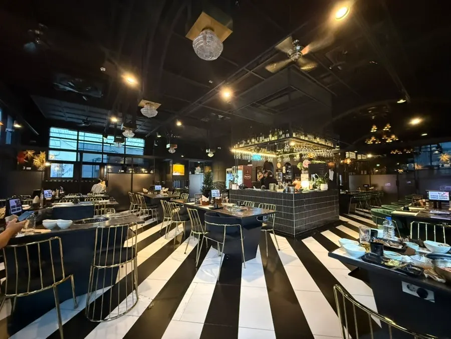 Marblejeong's sophisticated indoor atmosphere