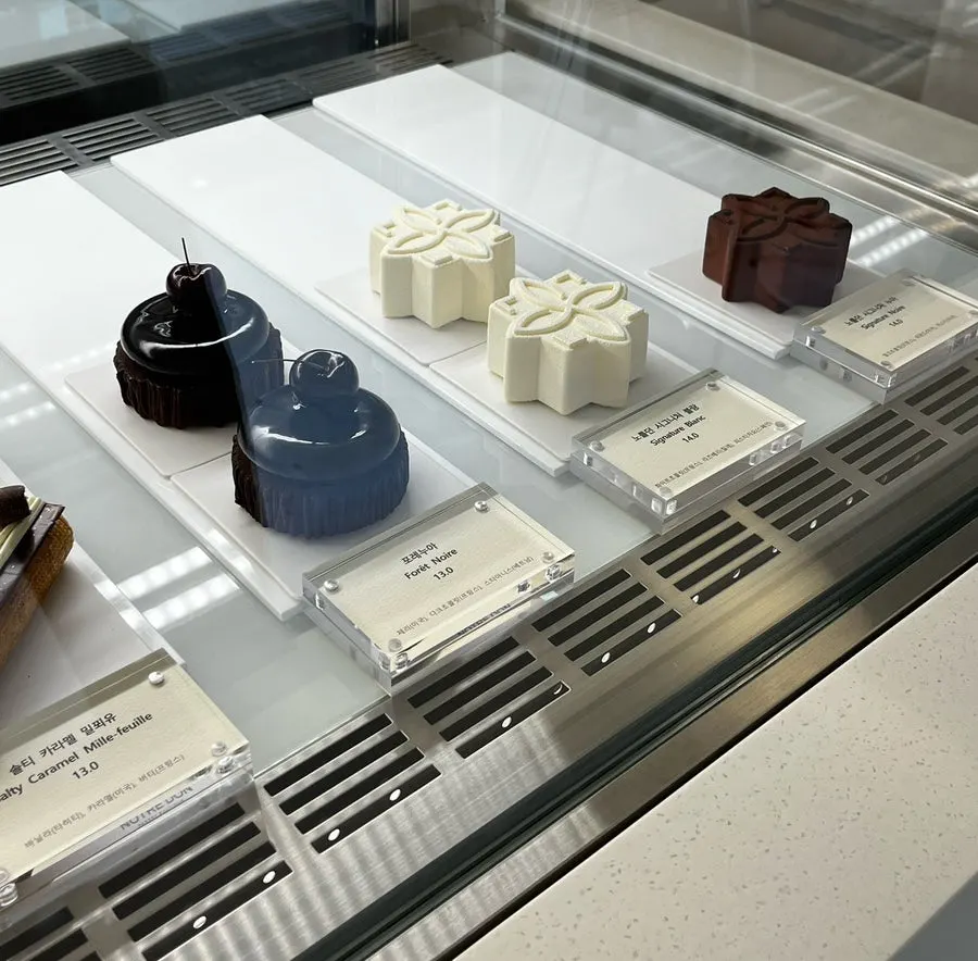 The empty spot for sold-out Mascaberry and remaining cakes on display