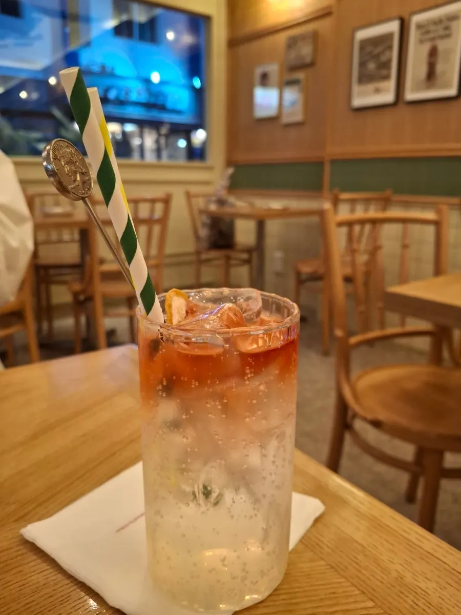 A glass of beetade lemon