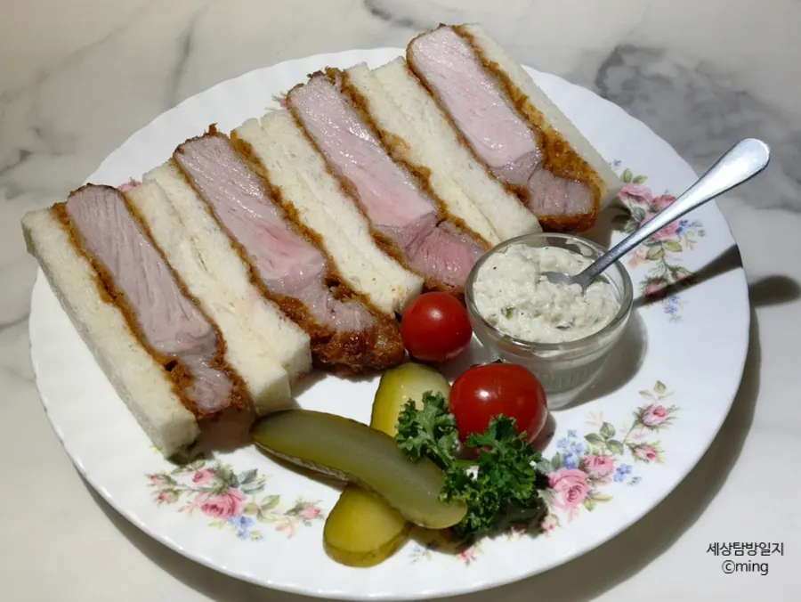 Katsu sando served on the table at Seongsu Darak