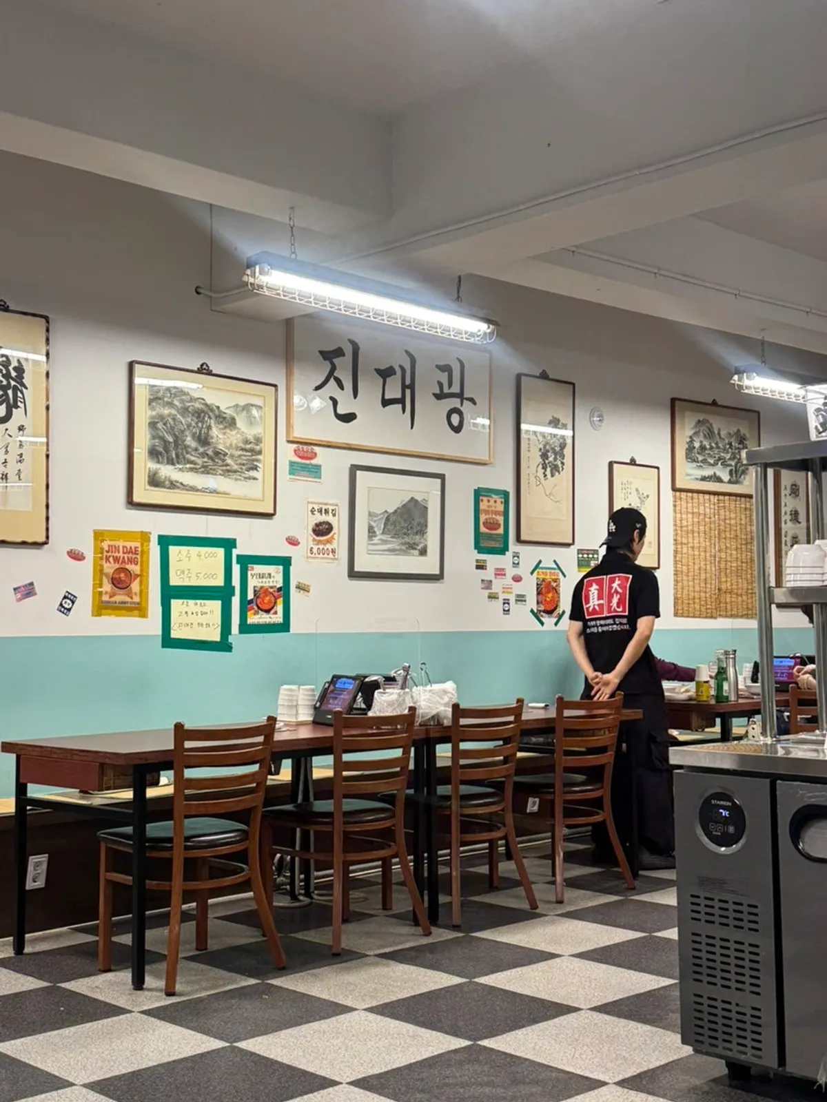 Exterior of Songtan Jindaegwang Budae Jjigae Seongsu Branch near Exit 1 of Seongsu Station
