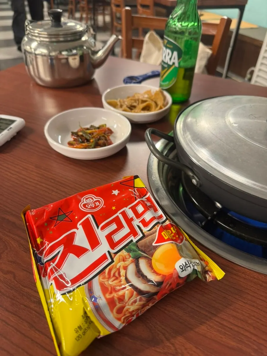 Jin Ramen noodles served as the sari add-on