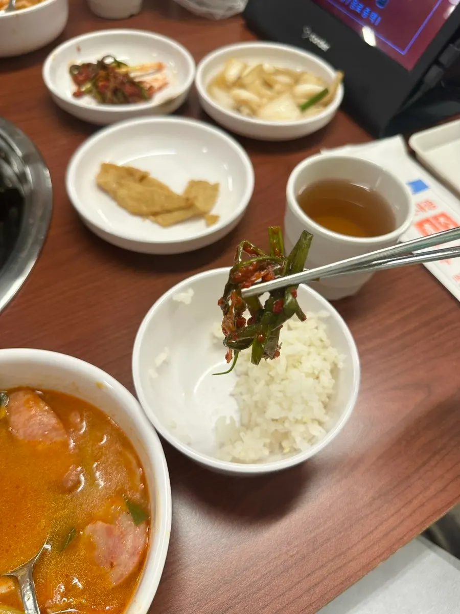 プデチゲと一緒に食べたネギキムチのおかず