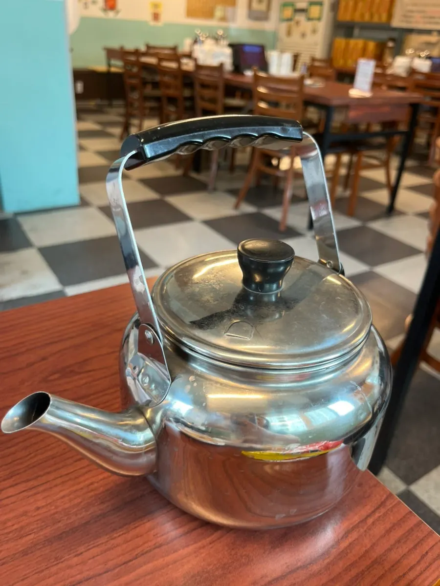 Broth kettle placed on the table
