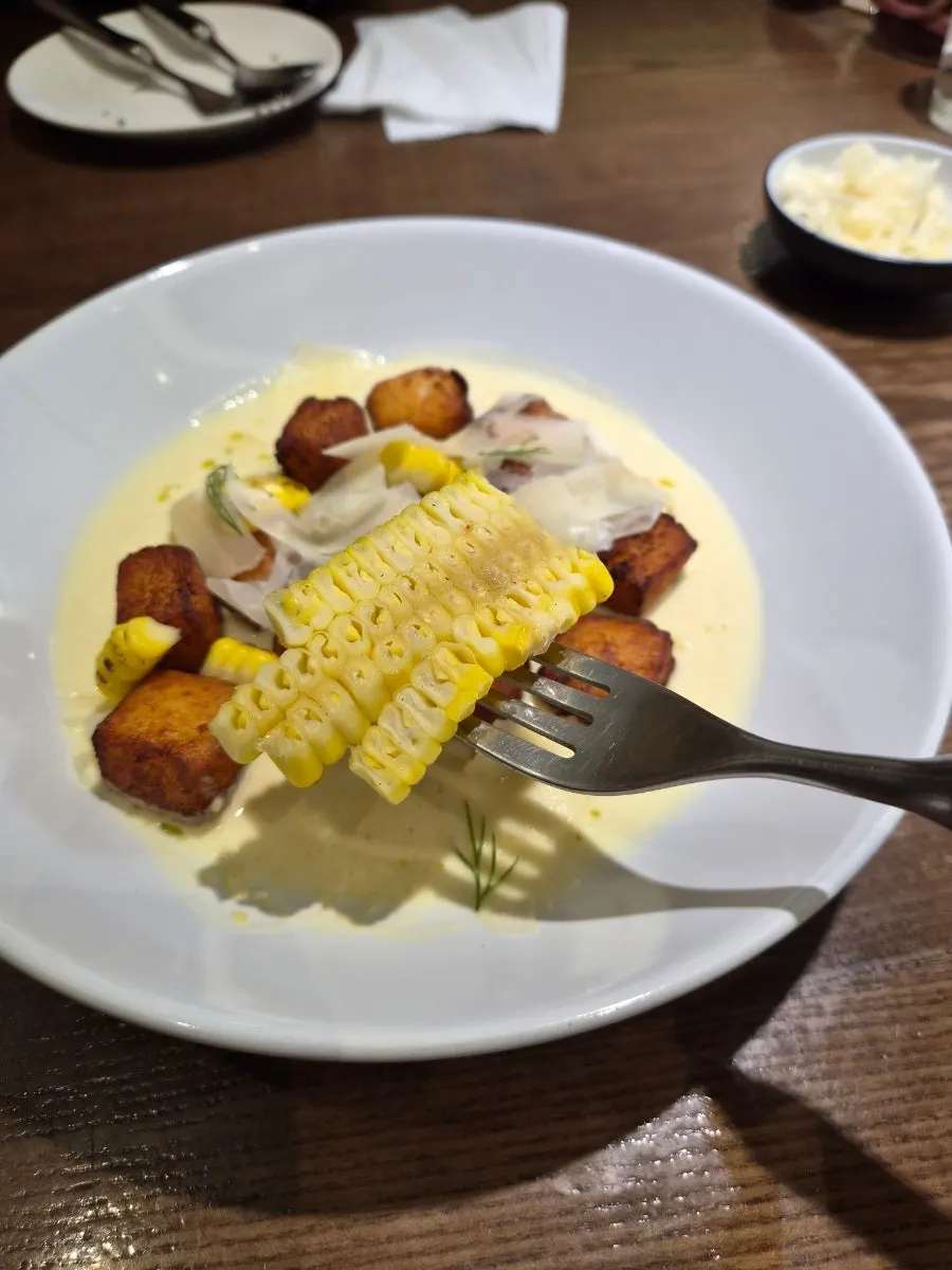 Fried potato gnocchi with Chodang corn in cream sauce