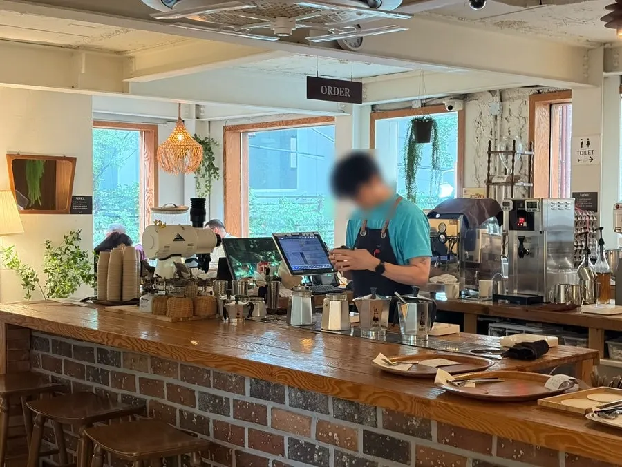 Indoor seating at 5to7 Seongsu Main Branch under warm lighting
