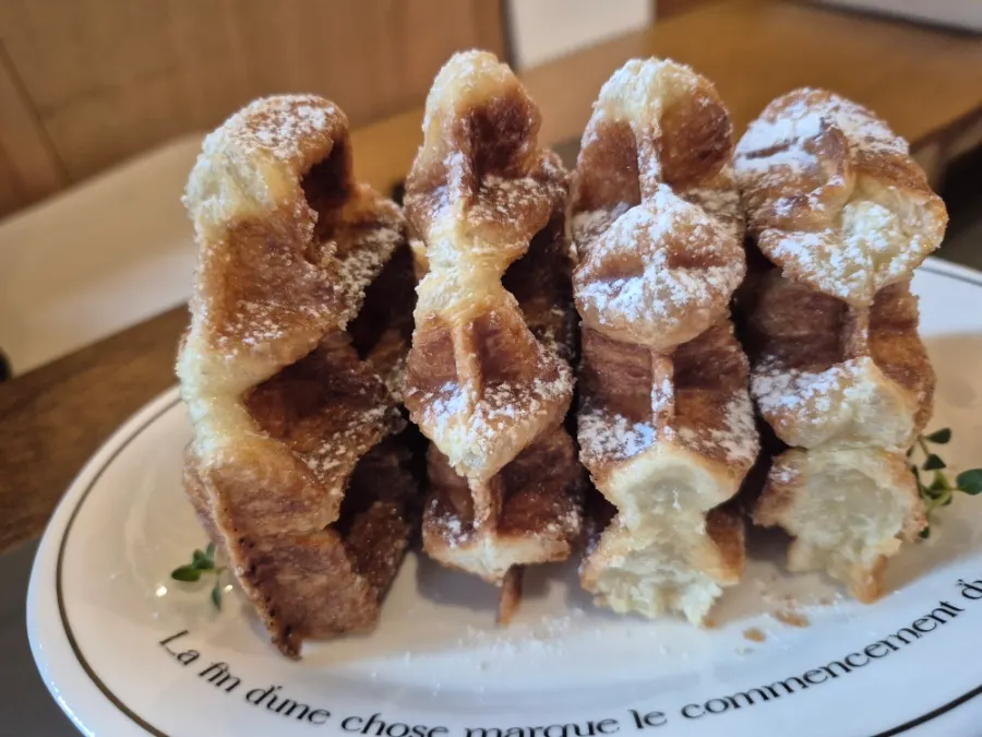 Golden-baked croffle dessert
