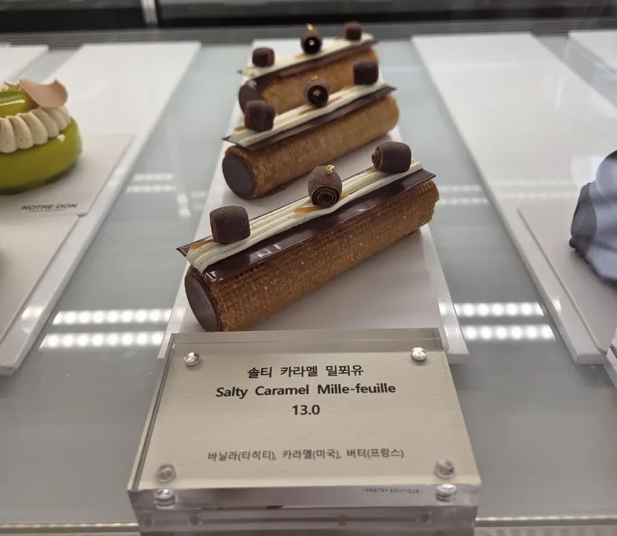 Notldun café with a relaxed atmosphere