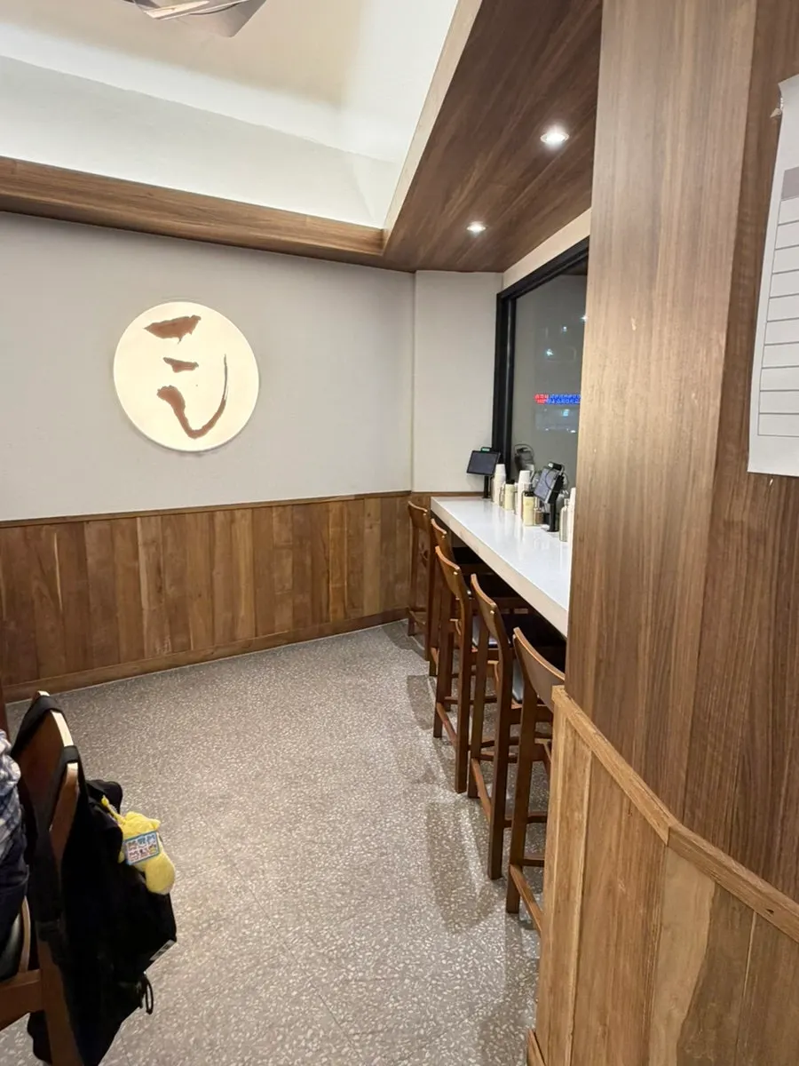 Table seating inside Kosi Seongsu Branch