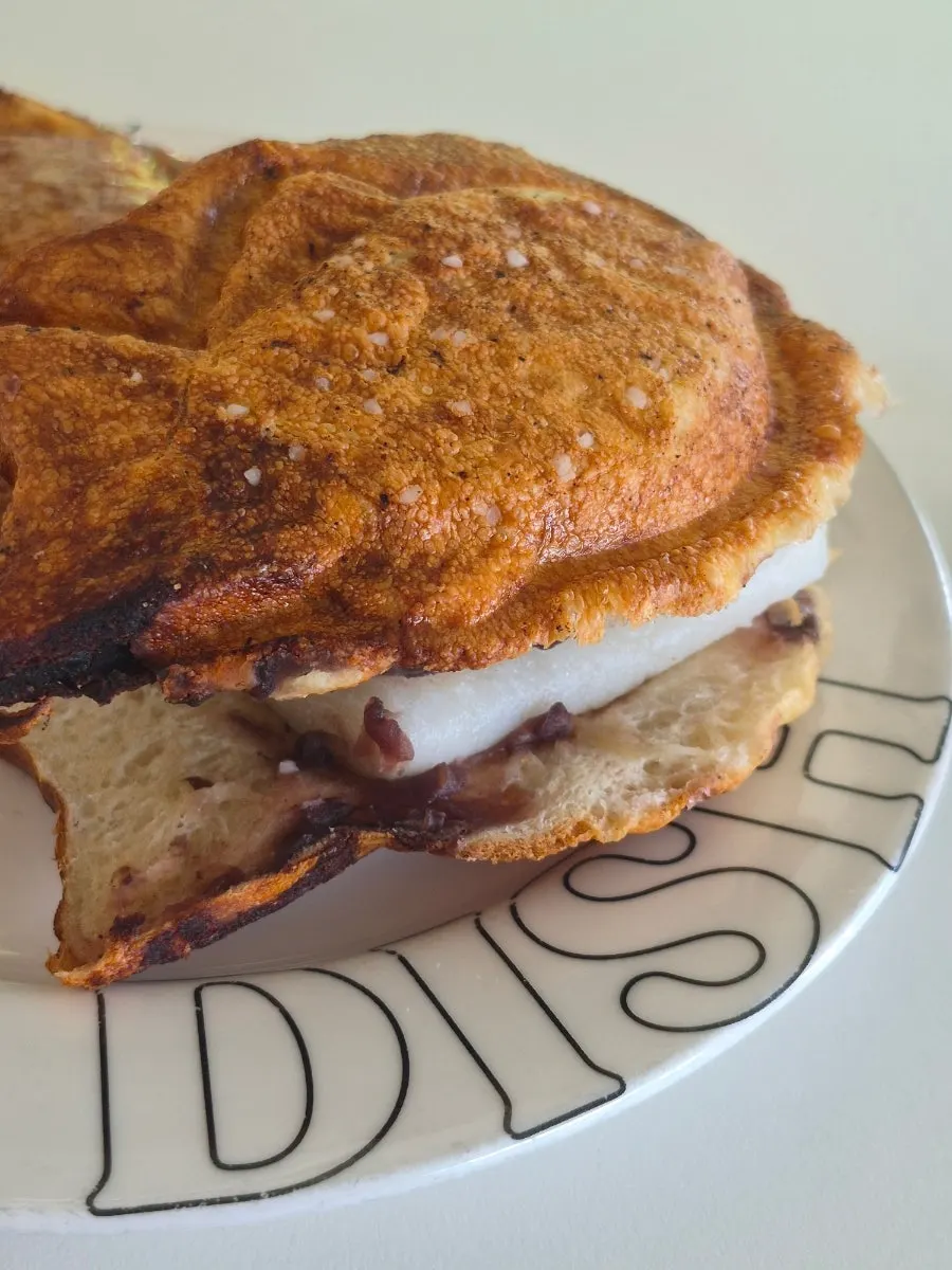 Mammoth chewy salted taiyaki filled with mugwort rice cake, chapssaltteok, and red bean butter