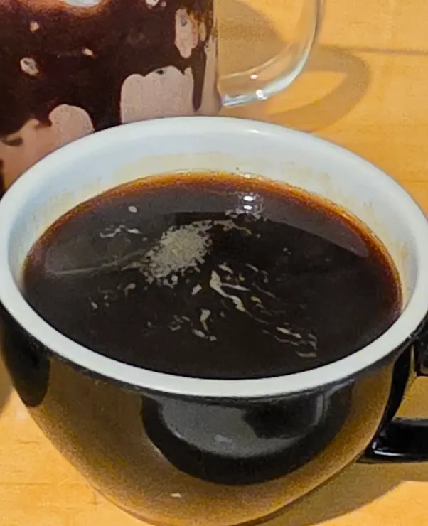 소금빵과 곁들인 아메리카노