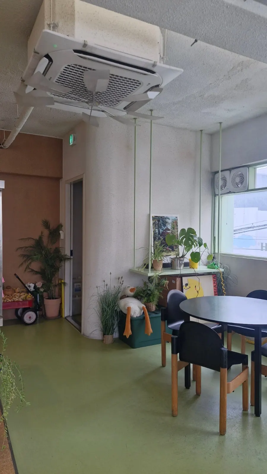 Café space for enjoying sandwiches and coffee