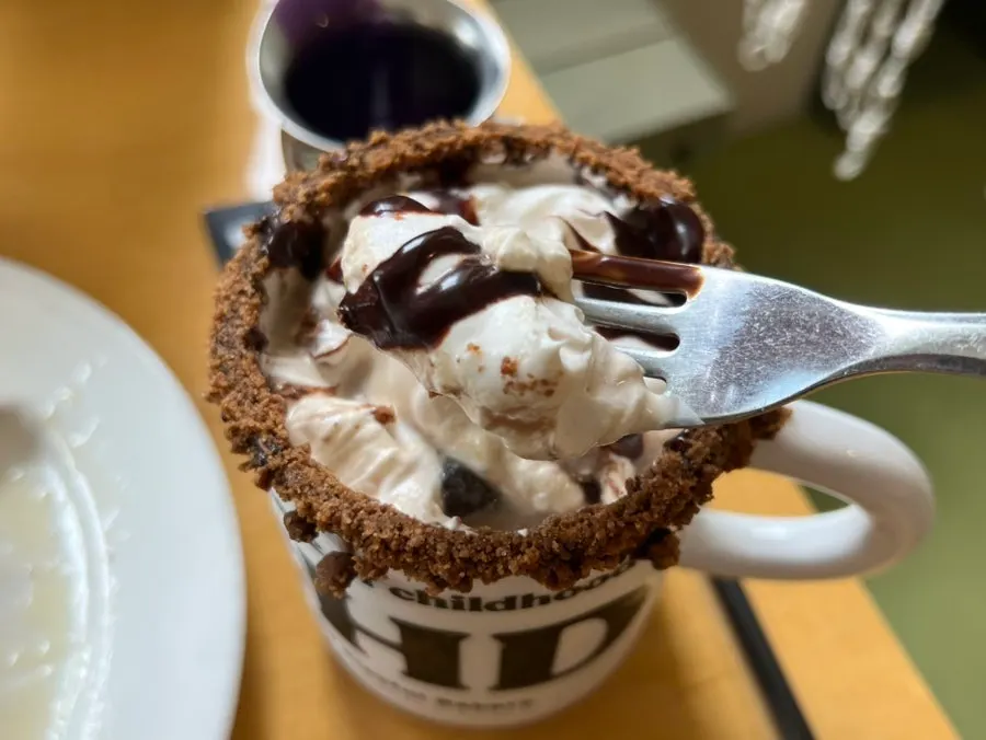 Close-up of the marshmallow on top of the Buljangnan cream coffee