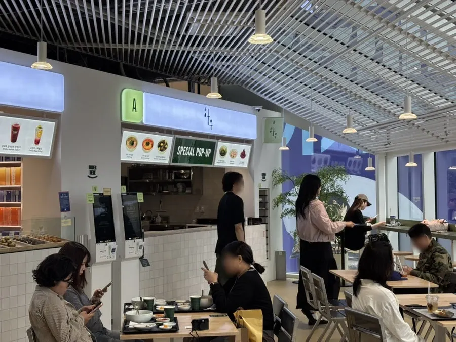 Clean interior atmosphere of the food court