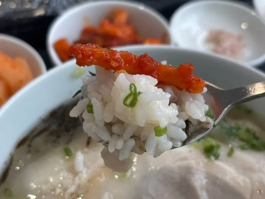 Barley rice rolled under the meat