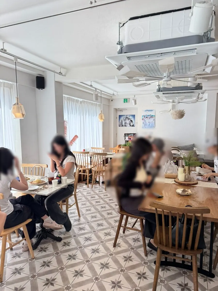 Seating on the 3rd floor of Seongsu Darak