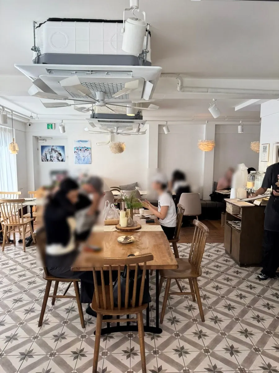 Bright, clean interior of Seongsu Darak