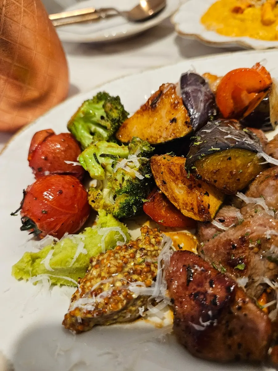Grilled pork neck and vegetables in the chapmoksal steak