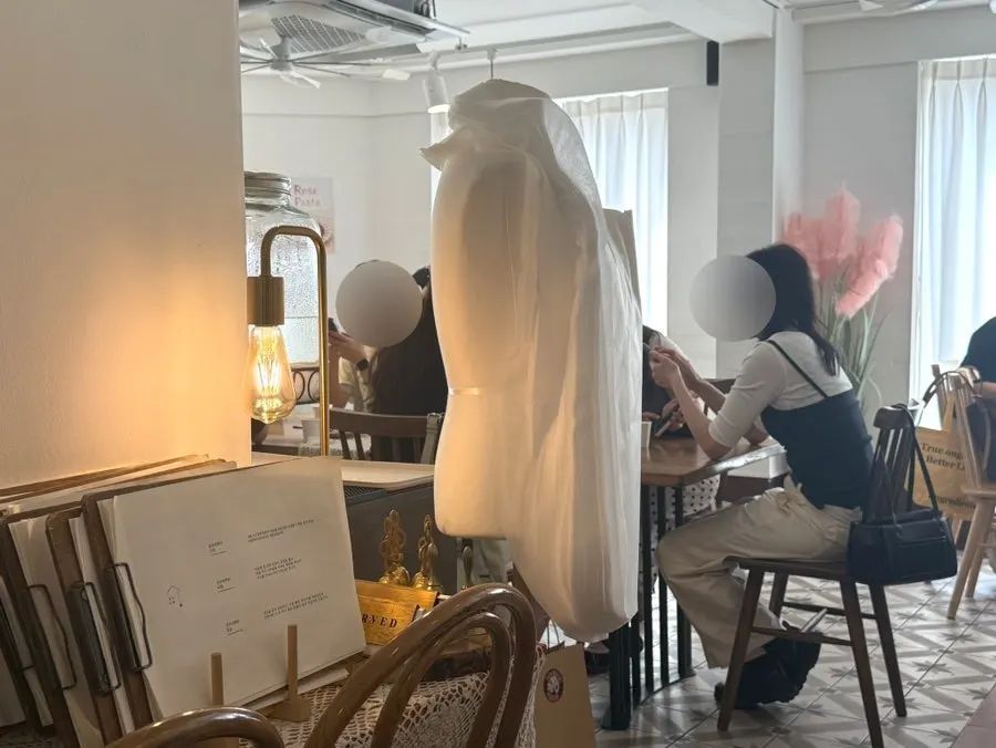 성수다락 카운터 옆 셀프 물 코너