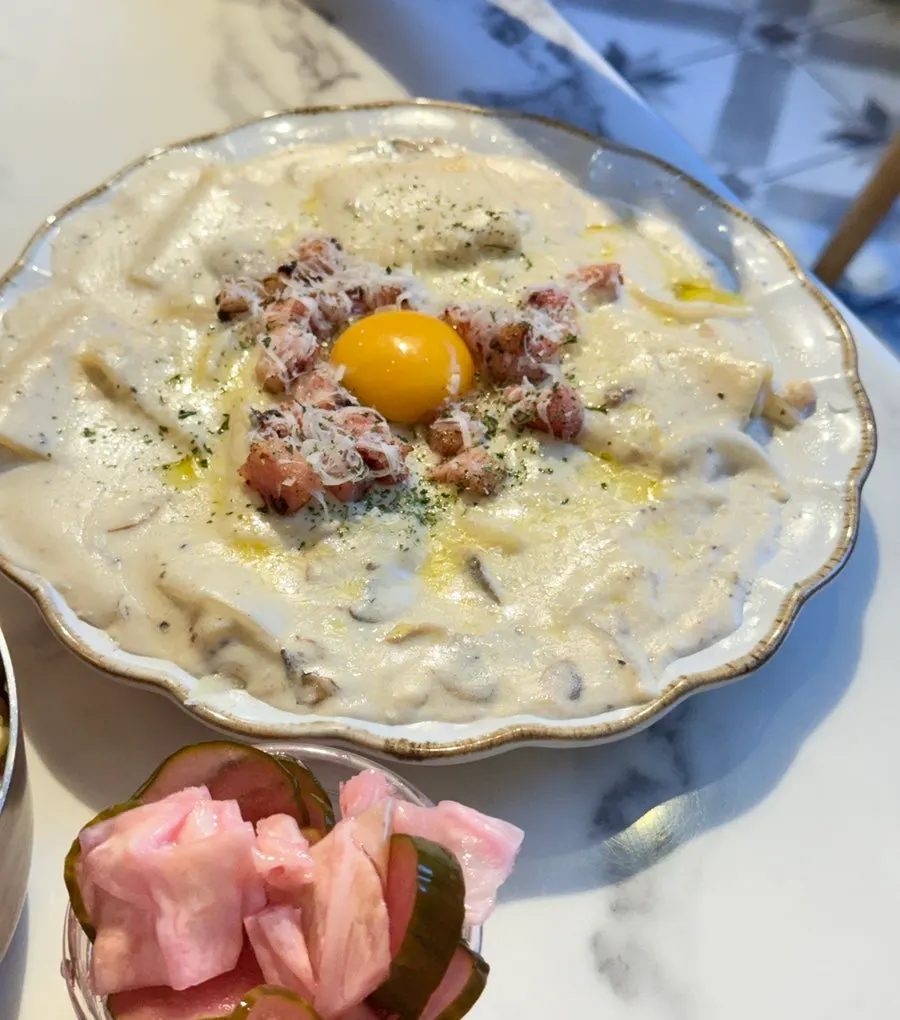 Onion cream fries at Seongsu Darak