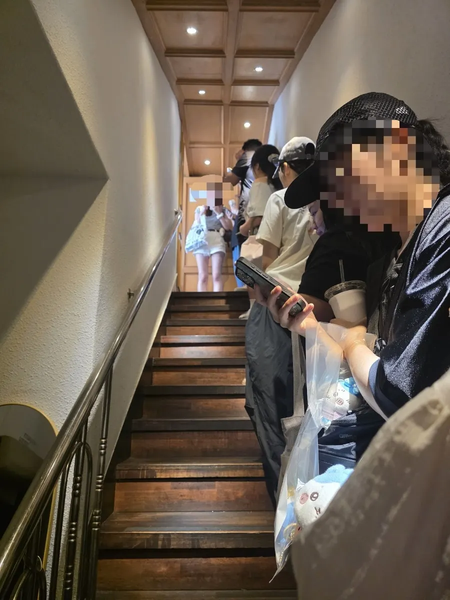처음 찾을 때 두리번거린 식당 입구