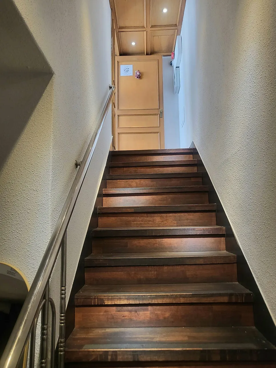 Stairway entrance up to the 2nd and 3rd floors at Seongsu Darak
