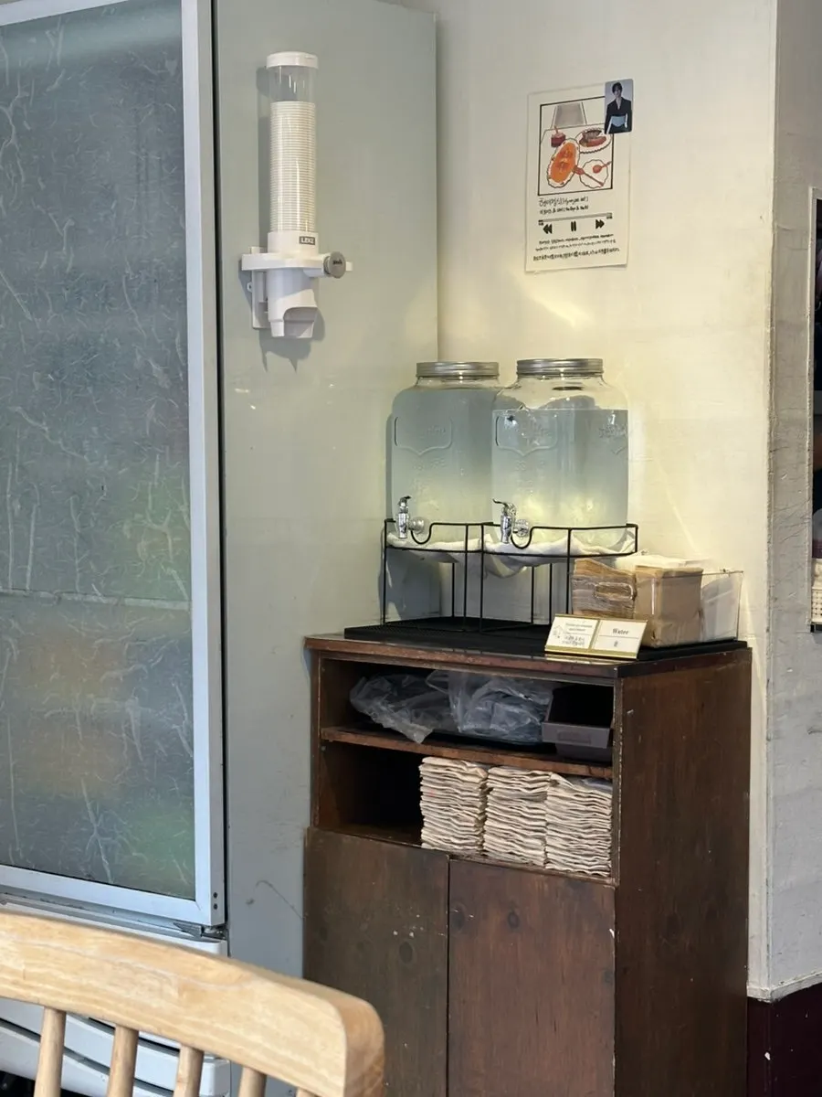 Interior table view of Seongsu Darak