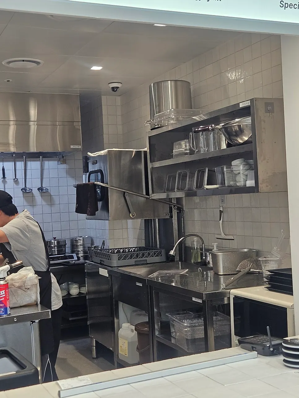 Open kitchen at Dwaeji Gomtang House