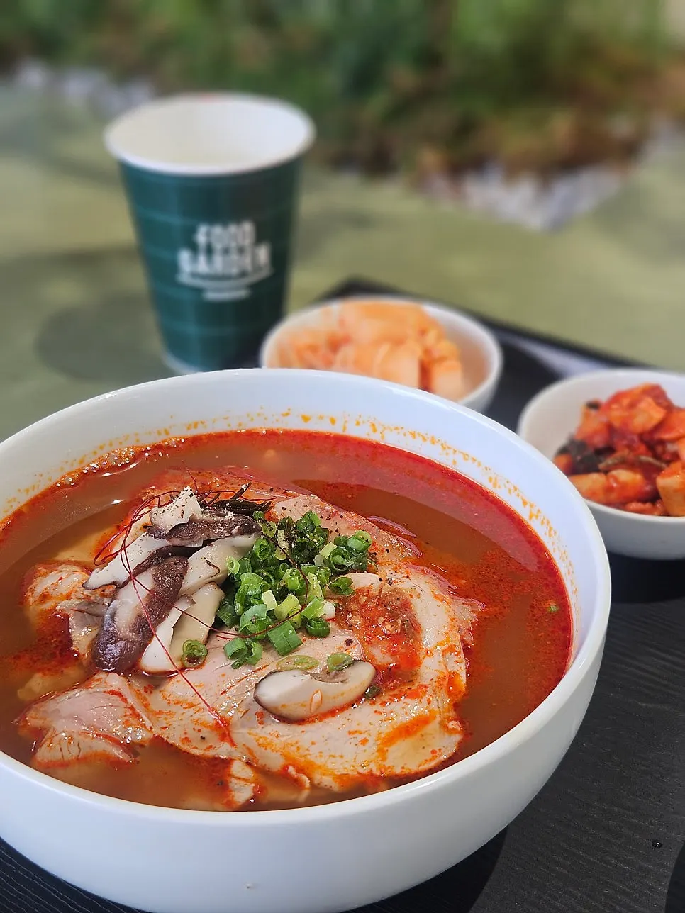Bowl of spicy gomtang set