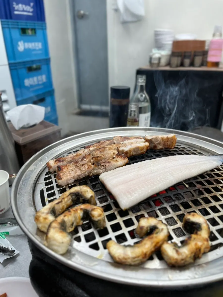A wrap with eel and pork belly