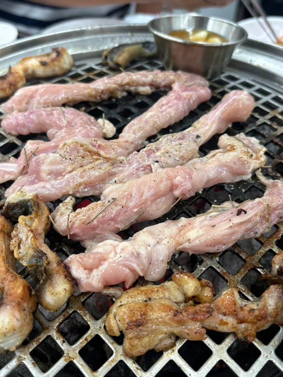 Grill plate piled high with refilled meat