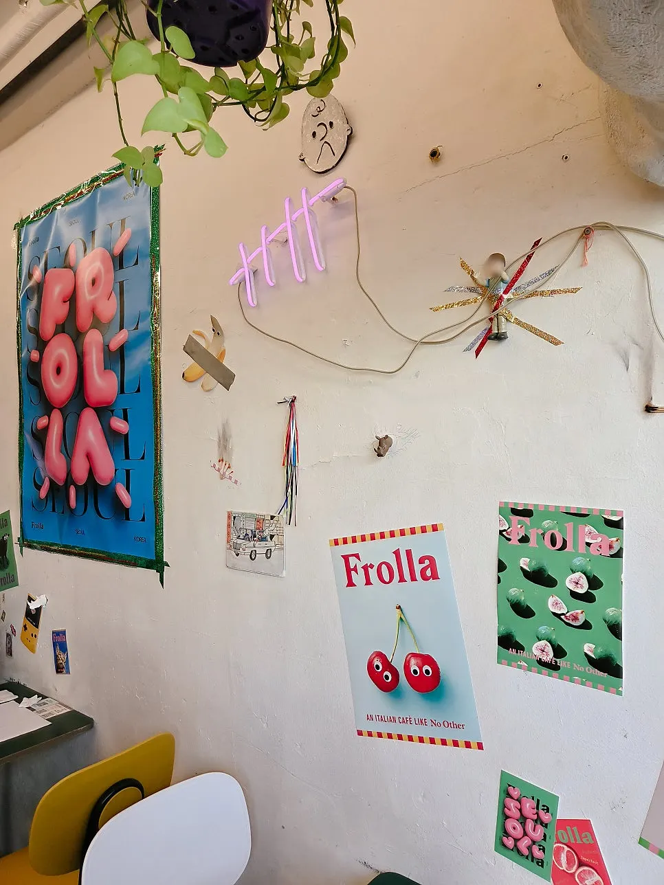 Seating area inside Frolla