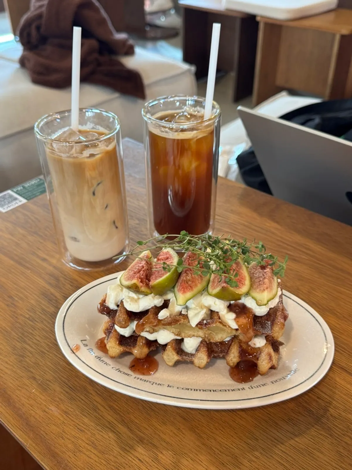 Visiting Biat Seongsu café in Seongsu-dong