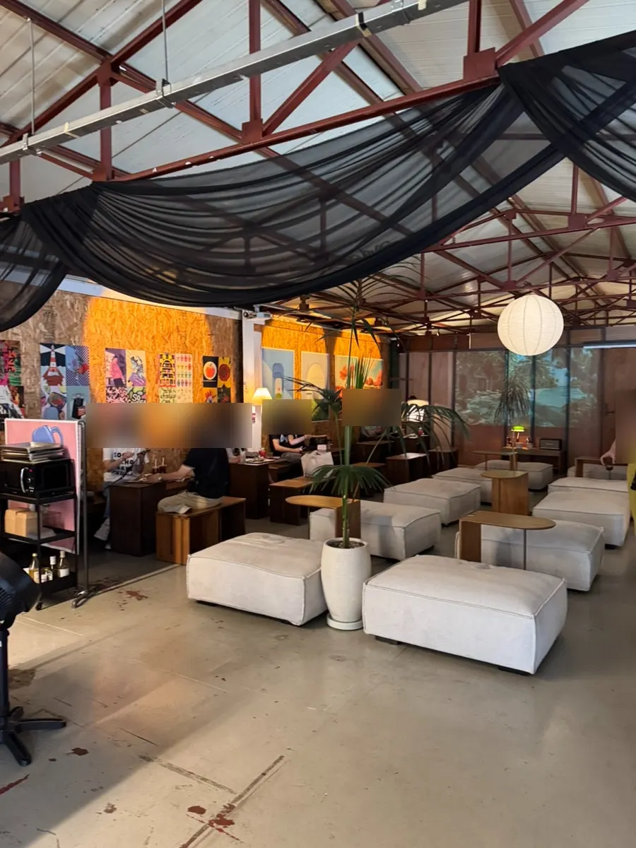 Spacious, relaxed seating at Biat Seongsu