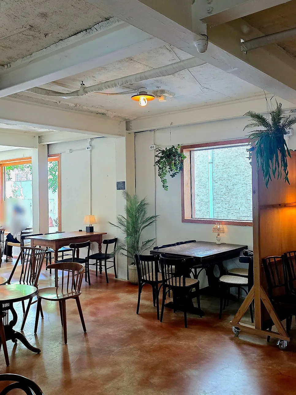 Third-floor window area at a Seongsu café