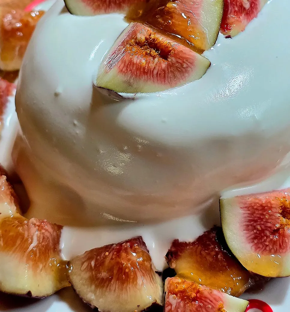 Soufflé dessert with generous fresh figs