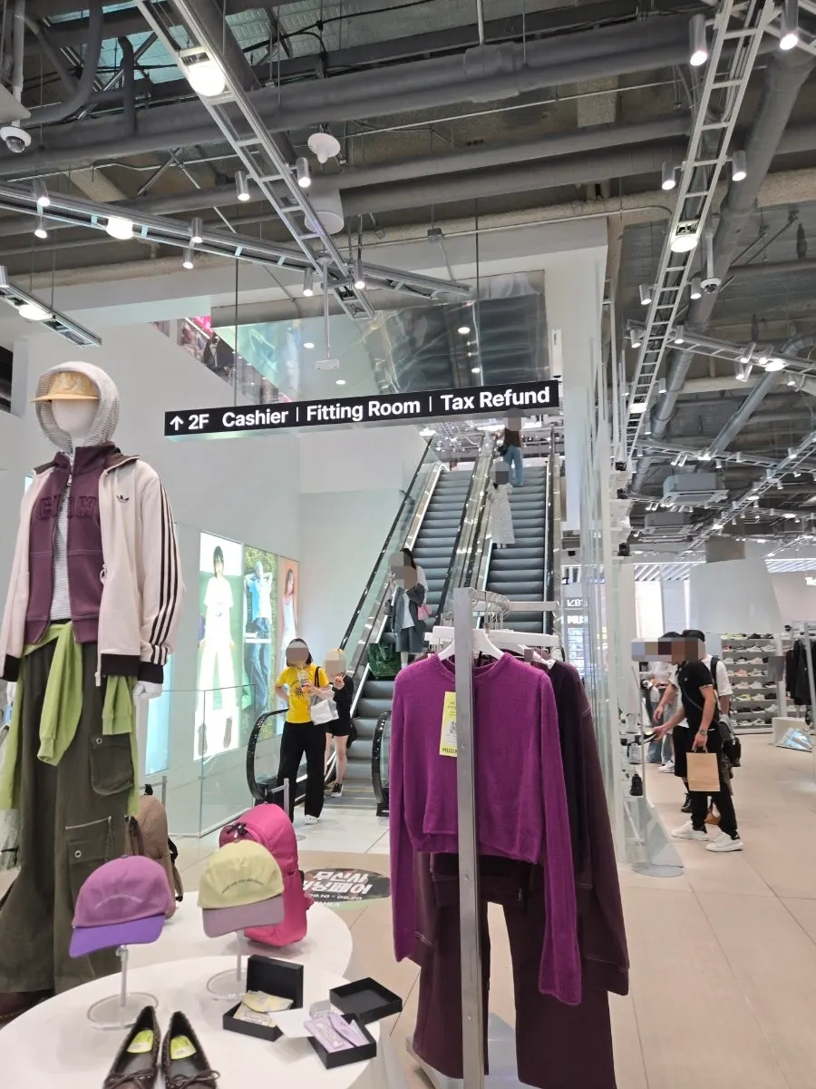 Mega Store first-floor pop-up space
