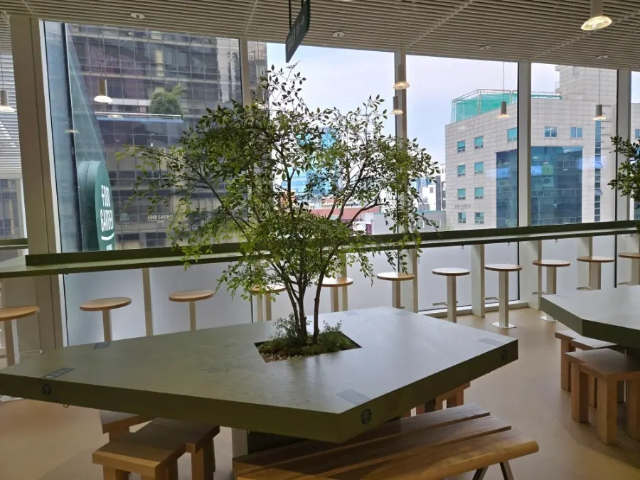 Musinsa Food Garden seating